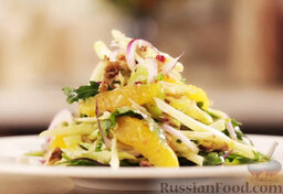 Тосканскии&#774; салат с фенхелем, апельсинами и орешками: Салат готов.  Приятного аппетита!