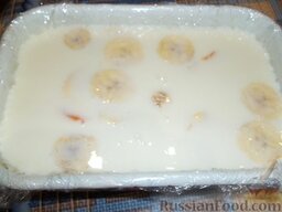 Молочное суфле: Влейте молоко в формочку и поставьте в холодильник застывать, примерно за 2-3 часа.