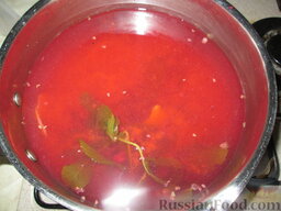Квас ягодный: Добавить ягоды и сахар. Охладить до 36-37 градусов.