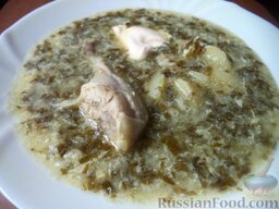 Суп из щавеля с курицей: Подавать суп с щавелем и курицей со сметаной.  Приятного аппетита!