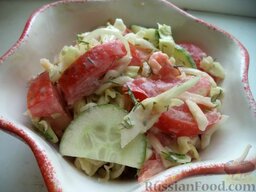Сырный салат с овощами: Сырный салат с овощами готов.  Приятного аппетита!