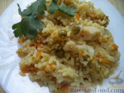 Овощное рагу с рисом: Овощное рагу с рисом готово. Подавать со свежей зеленью.  Приятного аппетита!
