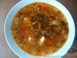 Грибной суп с картофелем и солеными огурцами: Грибной суп с картофелем и солеными огурцами готов.  Приятного аппетита!