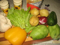 Салат с авокадо и курицей: Из этих продуктов можно приготовить салат с авокадо и курицей.