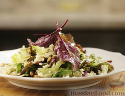Салат с голубым сыром и заправкой "Винегрет": Салат готов.  Приятного аппетита!