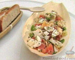 Салат "Гаспачо": Подавать салат с хлебом.   Приятного аппетита!
