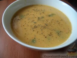 Суп-пюpe из чечевицы: Рекомендую в тарелку насыпать немного сушеной мяты.  Приятного аппетита!