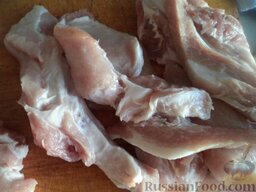 Свиная отбивная в омлете: Мясо помыть, обсушить. Нарезать стейки (около 1 см толщиной).