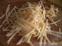Котлеты из куриного фарша в духовке с сыром: Твердый сыр натереть на крупной терке.