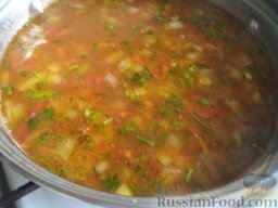 Гречневый супчик на скорую руку: Помыть и мелко нарезать зелень, добавить в суп. Гречневый супчик на скорую руку готов.