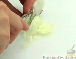 Взбитые яйца (омлет) со спаржей: Как приготовить омлет со спаржей:    Лук очистите, вымойте и измельчите (мелко нарежьте).