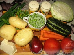 Овощной летний суп: Подготовить ингредиенты для овощного летнего супа.