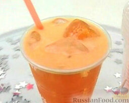 Морковно-цитрусовый напиток с медом: Морковно-цитрусовый напиток можно подавать. Приятного аппетита!