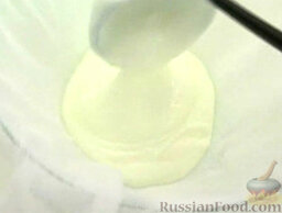 Мягкий сыр "Лабне" из йогурта: Как приготовить лабне:    В миску положите марлю. Налейте в марлю йогурт.