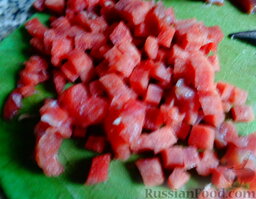 Самса по-узбекски: Режем мясо кубиками.