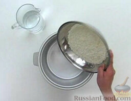 Рецепт риса для суши: Залить подготовленный рис холодной водой. Довести до кипения. Кипятить 15 минут, затем прикрутить огонь и варить еще 10 минут.
