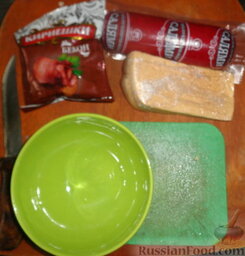 Холостяцкий салатик с сухариками за 5 минут: Эти продукты понадобятся для салата с сухариками.