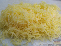 Филе окуня, запеченное в духовке: Сыр натрите на крупной терке.