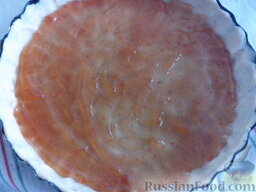 Творожный пирог "Лавина": Положить джем (у меня абрикосовый).