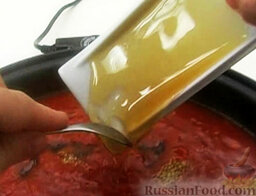 Ребрышки в соусе барбекю: Положить горчицу и мед. Перемешать.