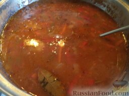 Суп из зеленой чечевицы с помидорами: Варить на небольшом огне до готовности картофеля, около 20 минут. Суп из зеленой чечевицы с помидорами готов.