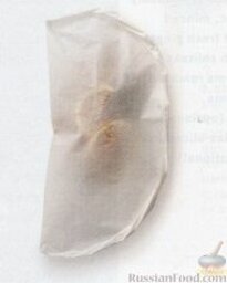 Рыба, запеченная с овощами в пергаменте: 7. Бумага со всех сторон должна быть плотно закрыта.