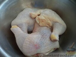 Курица, запеченная в духовке (кусочками): Как приготовить курицу, запеченную в духовке:    Курицу или куриные окорочка вымыть, хорошо обсушить.