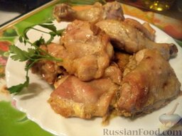 Курица, запеченная в духовке (кусочками): Курицу, запеченную в духовке, можно подавать.   Приятного аппетита!