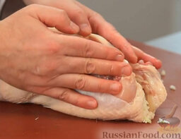 Фаршированная курица, запеченная в соленом тесте: Складываем - возвращаем первоначальную форму.