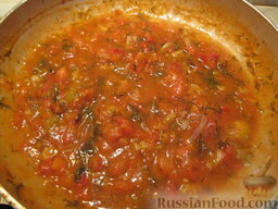 Суп из лука-порея и картофеля: Тушить помидоры около 15 минут.