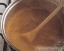 Пряный африканский суп с нутом: 3. Довести массу на среднем огне до кипения, затем уменьшить огонь, накрыть кастрюлю крышкой и готовить суп около 5 минут.