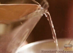 Лаймовый конфитюр с анисом: Варить, постепенно подливая воду.