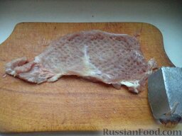 Мясо по-строгановски с грибами: Как приготовить мясо по-строгановски с грибами:    Мясо помыть, обсушить, нарезать, как на отбивные. Отбить.