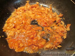 Паста с лососем и икрой: Добавить протертые помидоры или немножко разведенной томатной пасты.