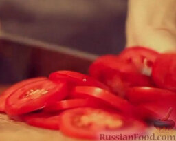 Шпинат с помидорами: Как приготовить шпинат с помидорами:    Помидоры вымыть и нарезать кружочками.