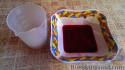 Вишневый штрудель из слоеного теста: Берем оставшийся сахар и вишневый сок.