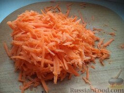 Салат из черной редьки с морковью и яблоком: Как приготовить салат из черной редьки с морковью и яблоком:    Морковь очистить, помыть, натереть на крупной терке.