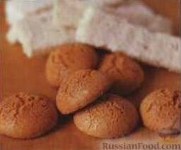 Хлебный пудинг с миндальным печеньем и изюмом: Миндальное печенье.