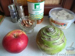 Салат из кольраби с яблоком и грецкими орехами: Продукты для салата из кольраби перед вами.