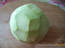 Салат из кольраби с яблоком и грецкими орехами: Как приготовить салат из кольраби:    Капусту очистить, помыть.