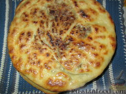 Пироги "а-ля осетинские" с тыквой: Каждый пирог смазываем сливочным маслом. Приятного аппетита!