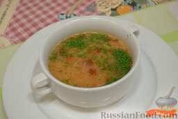 Томатный суп с лапшой: Готовый томатный суп с лапшой разлить по тарелкам, добавить зелень по вкусу.   Приятного аппетита!