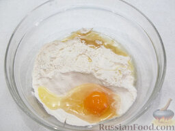 Блинчики, фаршированные красной икрой: Добавим к муке: яйцо, растительное масло, соль и сахар.