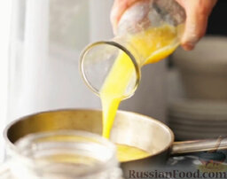 Запеканка из манки с фисташками и кокосом: Добавить апельсиновый сок.