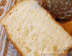 Воздушный пшеничный хлеб с манкой (в хлебопечке): Остывший хлеб разрезать.   Приятного аппетита!