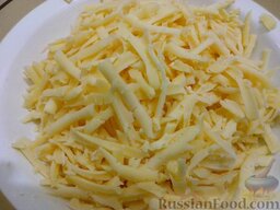 Макароны по-флотски с сыром: Сыр натереть на крупной терке.