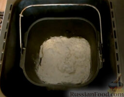 Хлеб со сметаной и сгущенным молоком: Поставить чашу в хлебопечку. Выбрать режим 