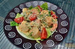Морепродукты в сливочном соусе: Либо можно психануть и порубить всё это в салат))