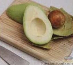 Спред из авокадо: 1. Авокадо почистить, удалить косточки.