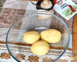 Домашние картофельные чипсы: Как приготовить домашние картофельные чипсы:    Картофель очистить и вымыть.